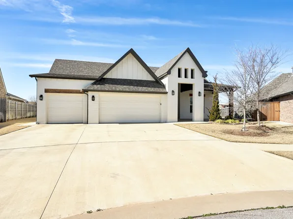 2405 Crystal Creek Dr, Yukon, OK 73099