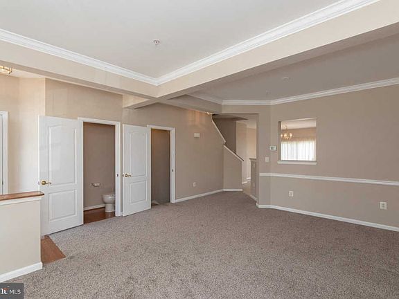 5th image of 215 Mary Jane Ln
