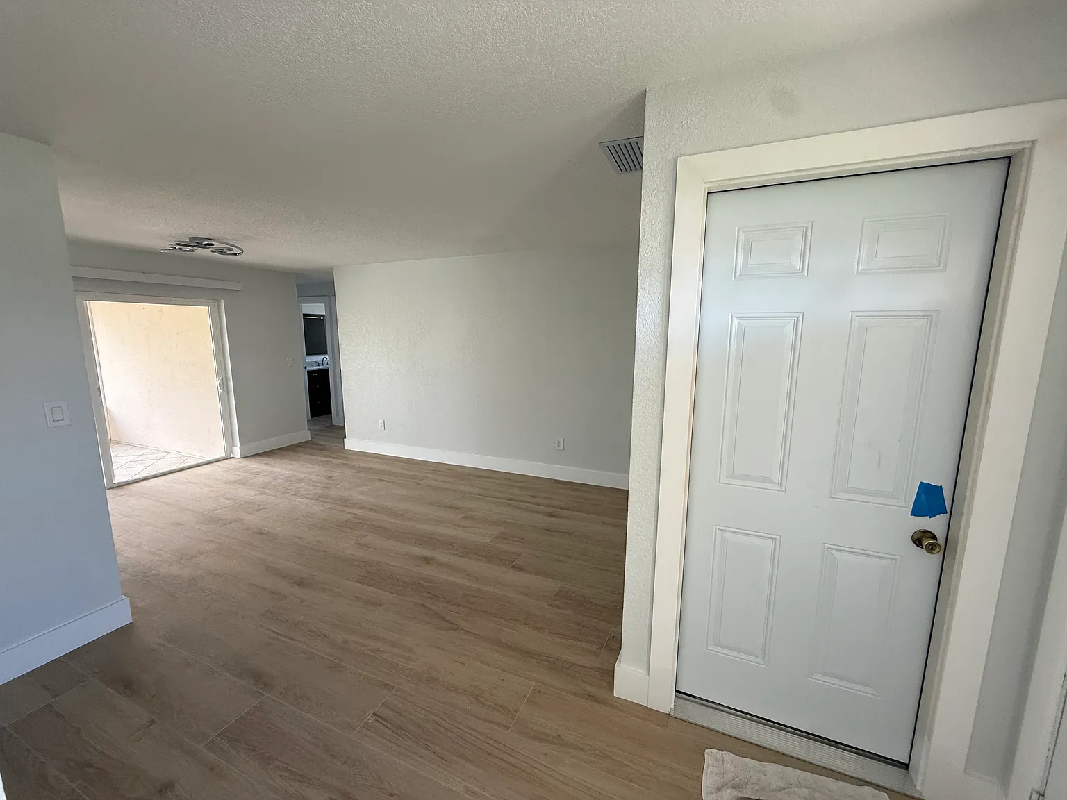 3 bed, 1489 sqft, $3,300 — Photo 2