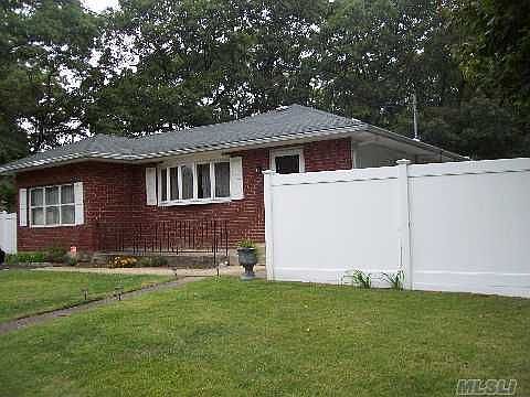 3rd image of 223 Trumpet Ln