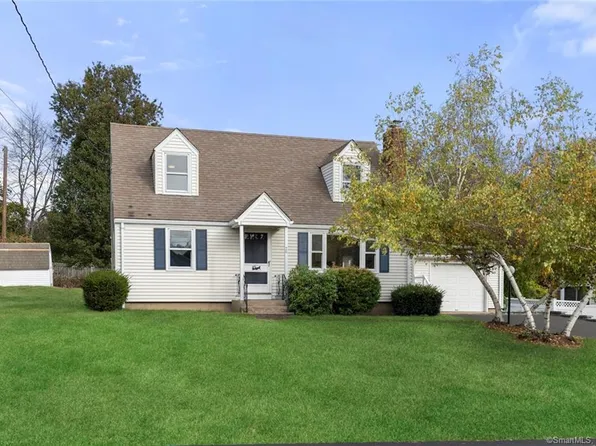 26 Spruce St, Newington, CT 06111