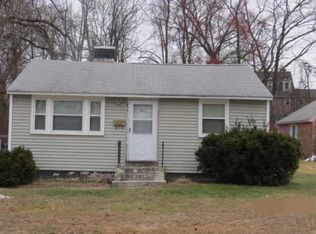 227 Burnham Rd, Lowell, MA 01852