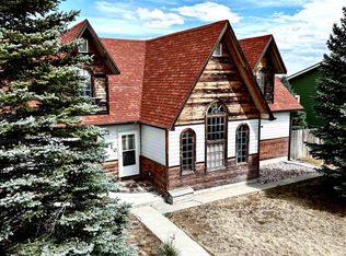 510 Sunset Rd, Glenrock, WY 82637