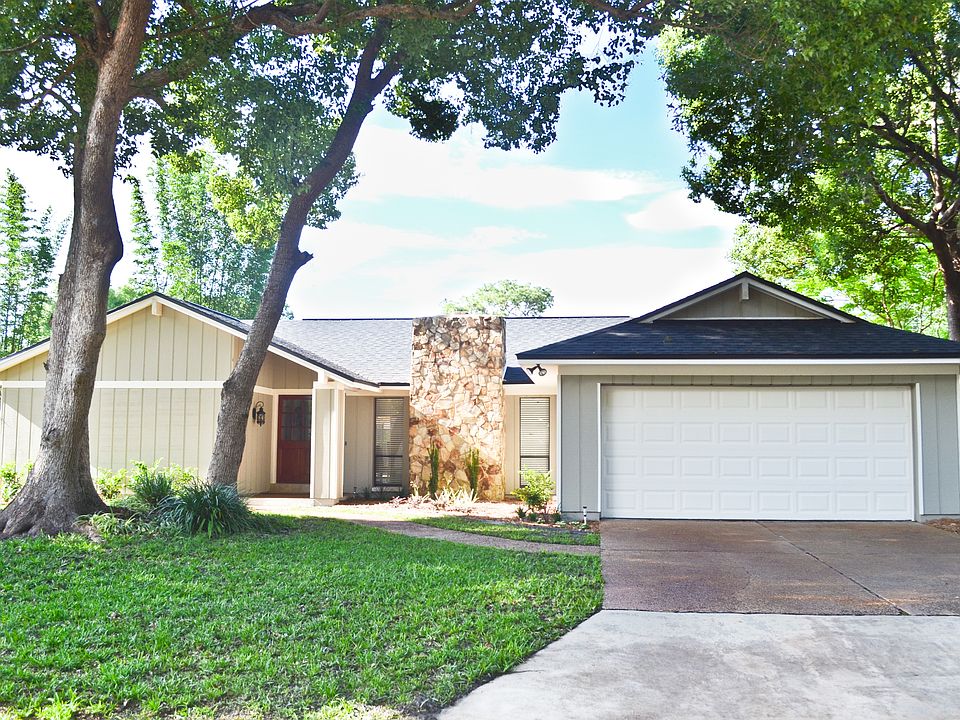 1st image of 127 E Berkshire Cir