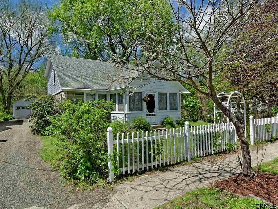 1st image of 3513 New St