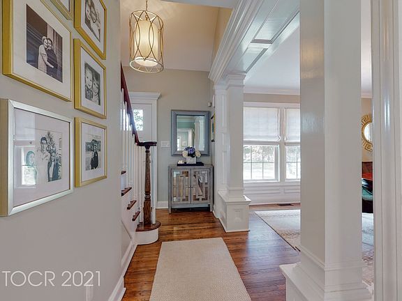 5th image of 388 Cornell St