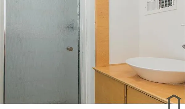 2225 W Lehigh Ave — Photo 15