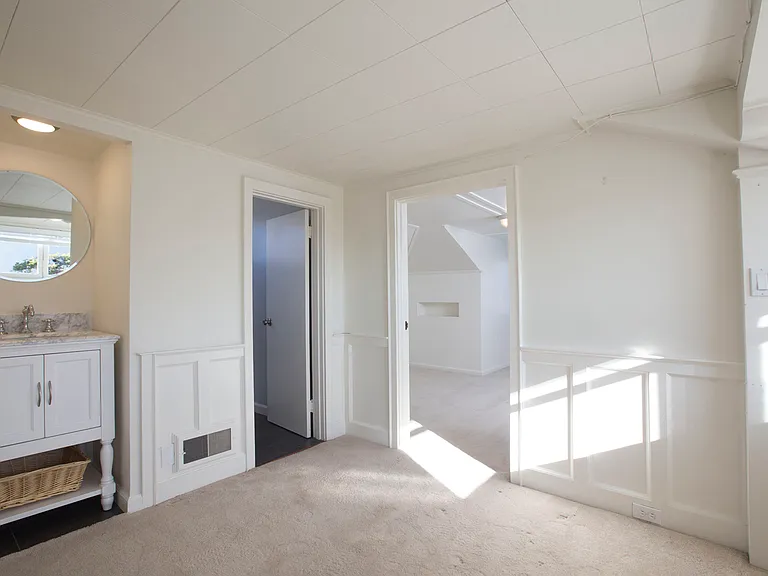 1344 Torrey Pines Rd — Photo 21