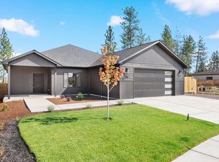 381 Arrowhead Trl, Eagle Point, OR 97524