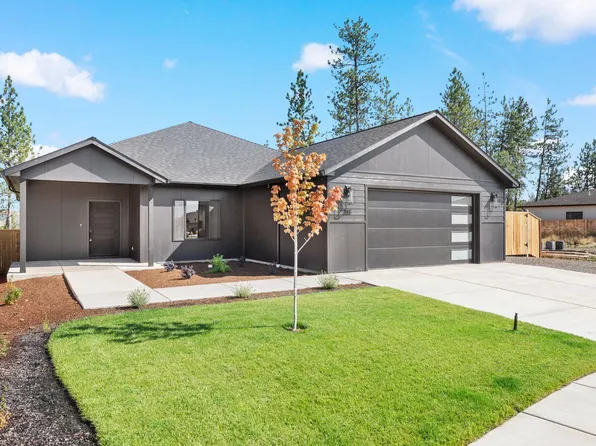 381 Arrowhead Trl, Eagle Point, OR 97524