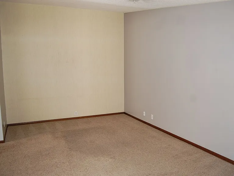 3724 Clover Circle — Photo 3