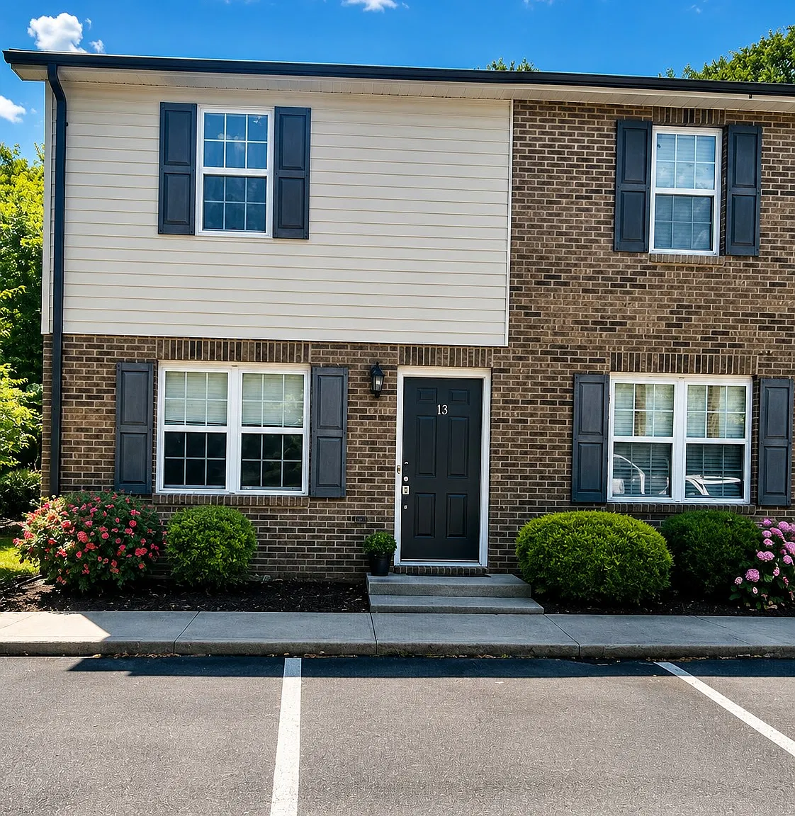 2 bed, 1.5 bath, 950 sqft, $1,100 — Photo 1