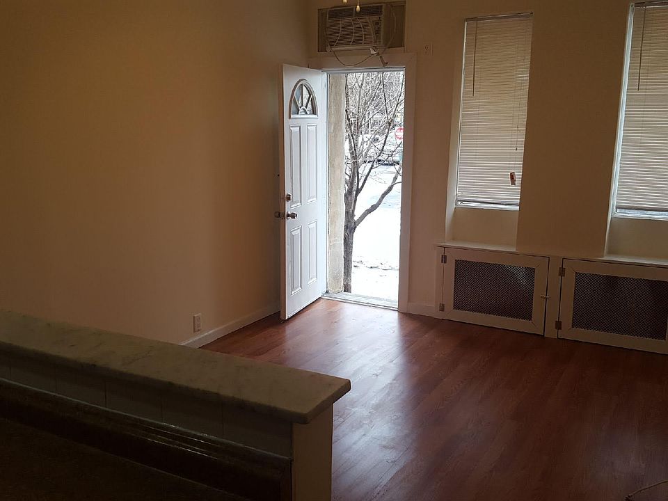 1st image of 1134 W Porter St #1