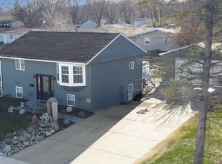 625 Westwind Dr, Carpentersville, IL