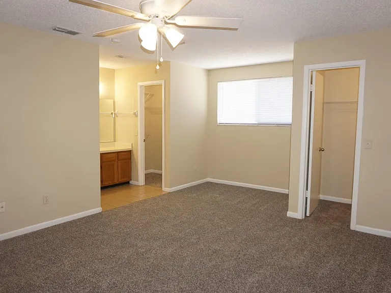 5547 Pinebay Cir N — Photo 9