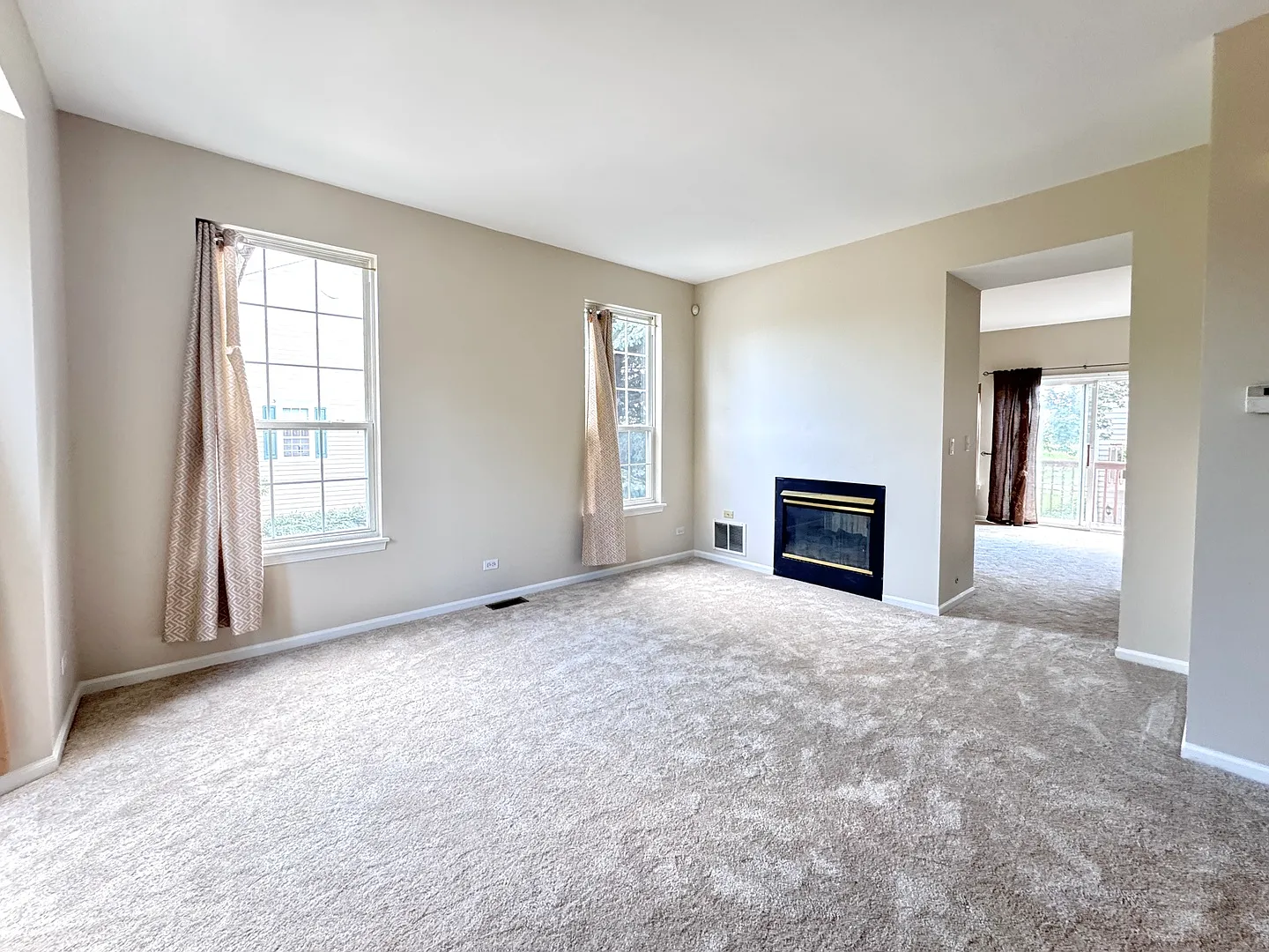 3 bed, 2.5 bath, 1500 sqft, $2,400 — Photo 4