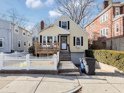 2505 Centre St, West Roxbury, MA, 02132