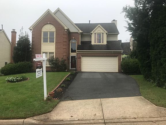 3rd image of 46483 Hampshire Station Dr