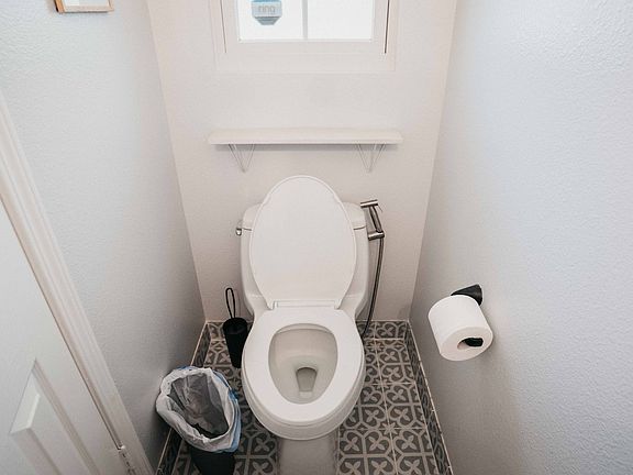 Half Bathroon