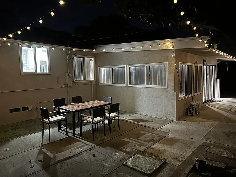 9234 Mills Ave — Photo 12