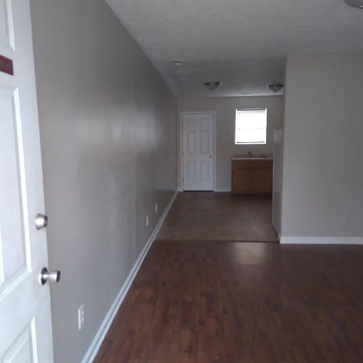 1st image of 323 Fair St NE