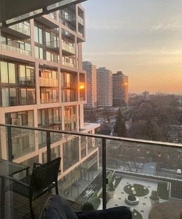 4th image of 8 Hillsdale Ave E #1241