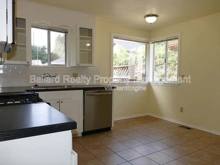 6527 25th Ave NW — Photo 12