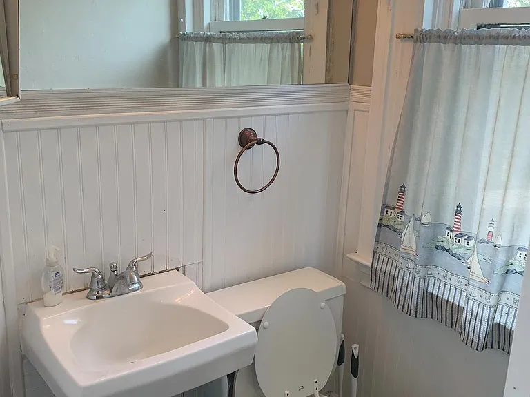 5631 Northumberland St #2 — Photo 7
