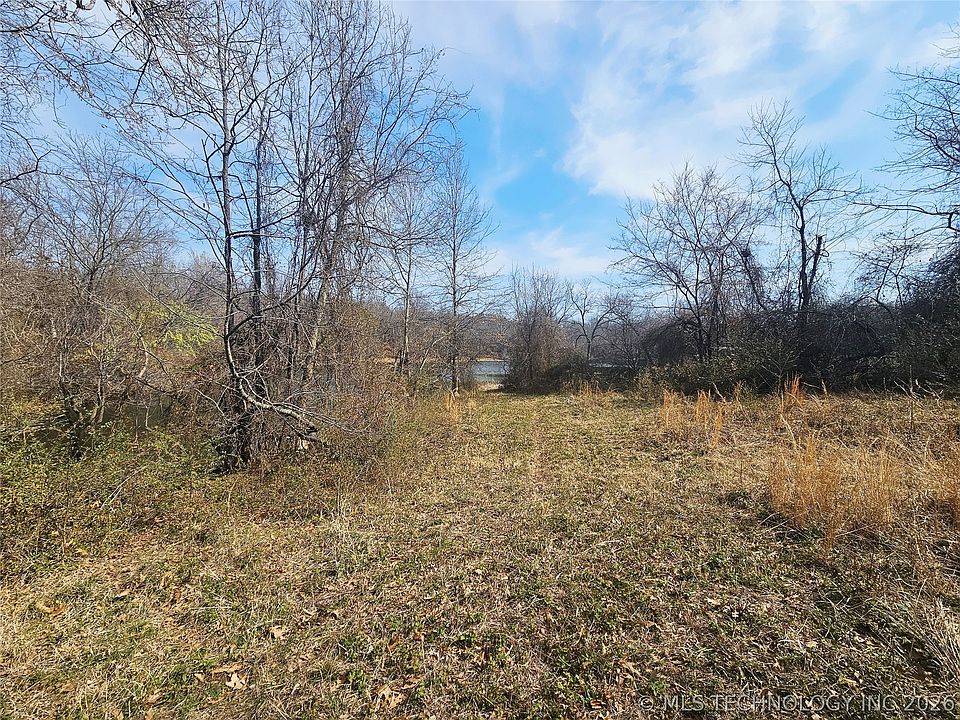 1st image of 4 E 500th Rd