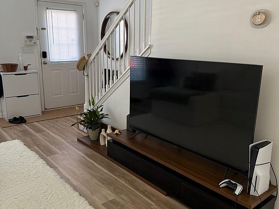 4th image of 1509 Cove Creek Cir