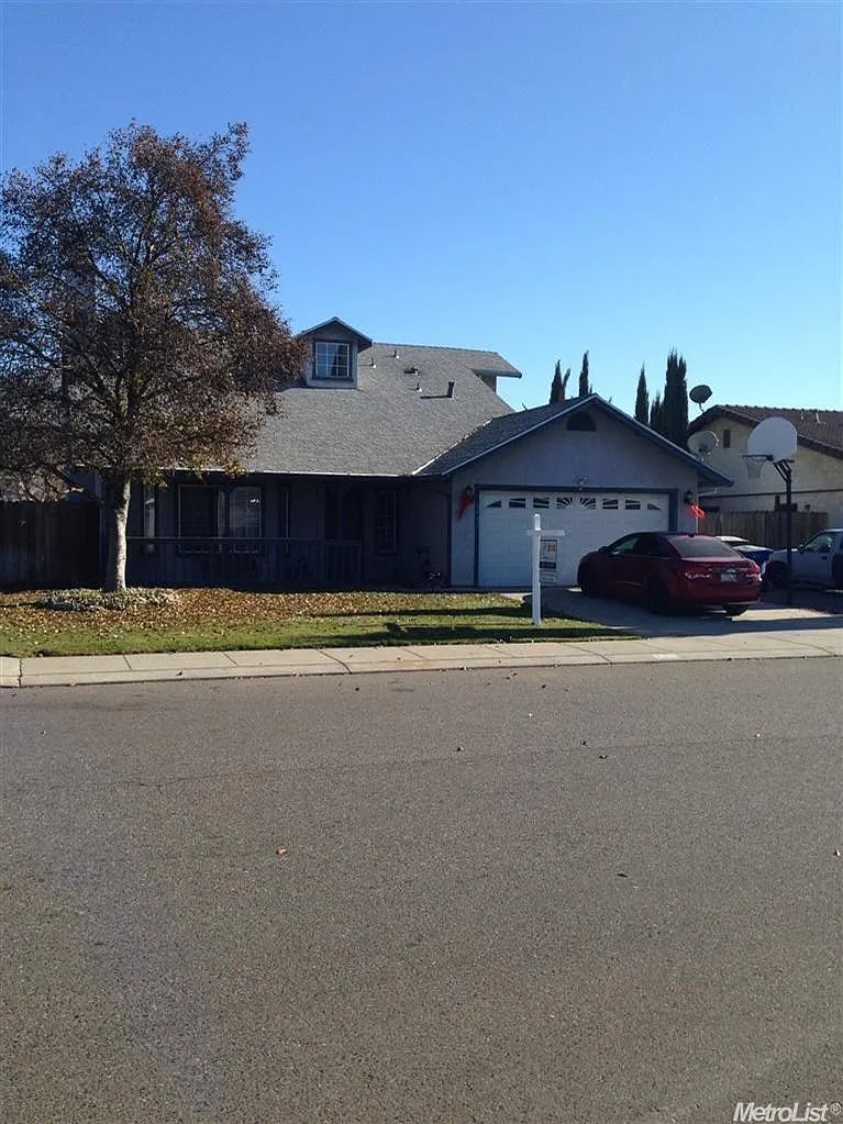 3400 Jordanolo Dr photo 1