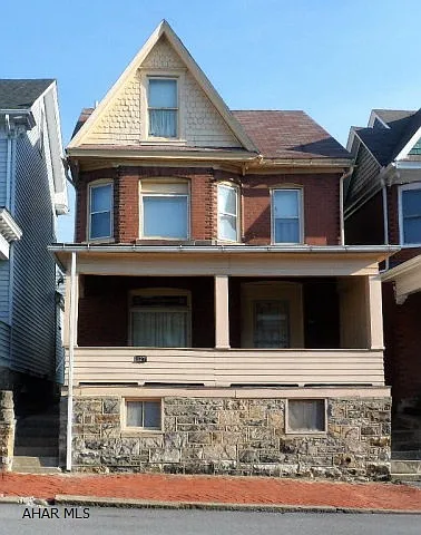 127 E 5th Ave photo 1
