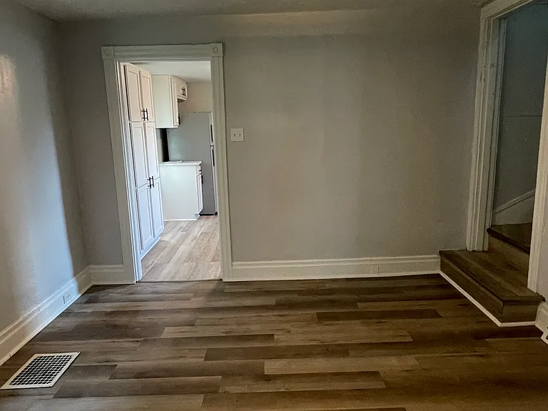 7526 Dickson St — Photo 24
