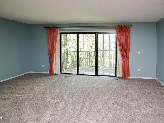 4th image of 3232 Pine Bluff Ln