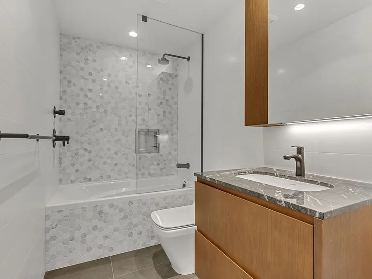 1365 Davie St #805 — Photo 16