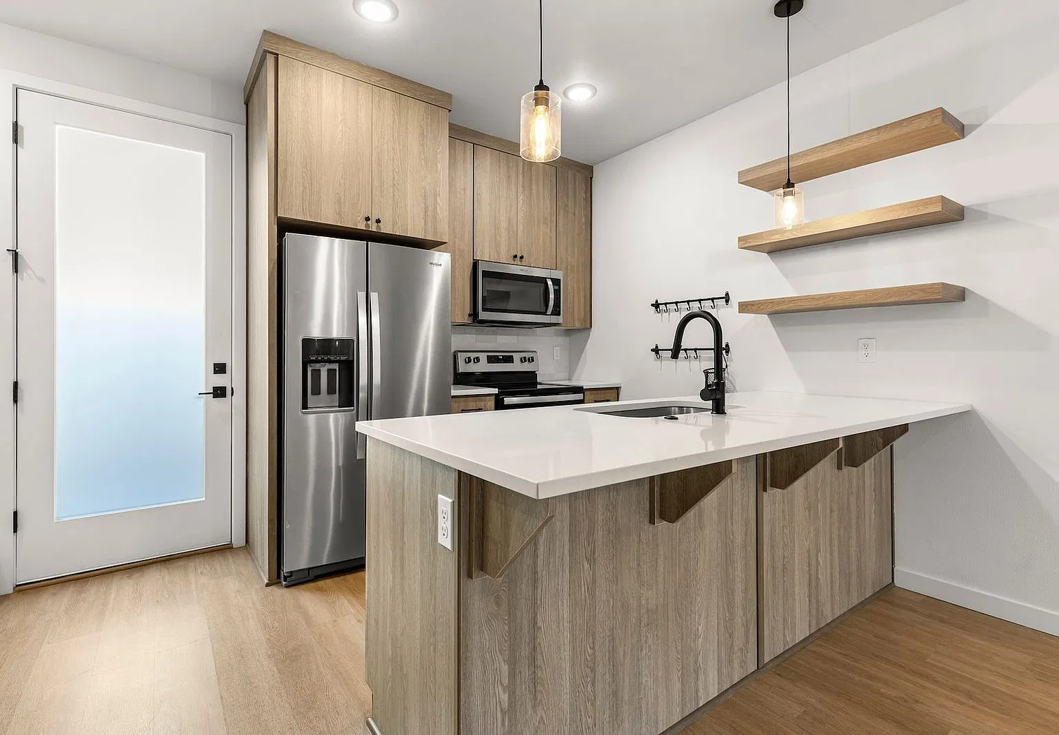 2 bed, 3.0 bath, 953 sqft, $2,695 — Photo 4