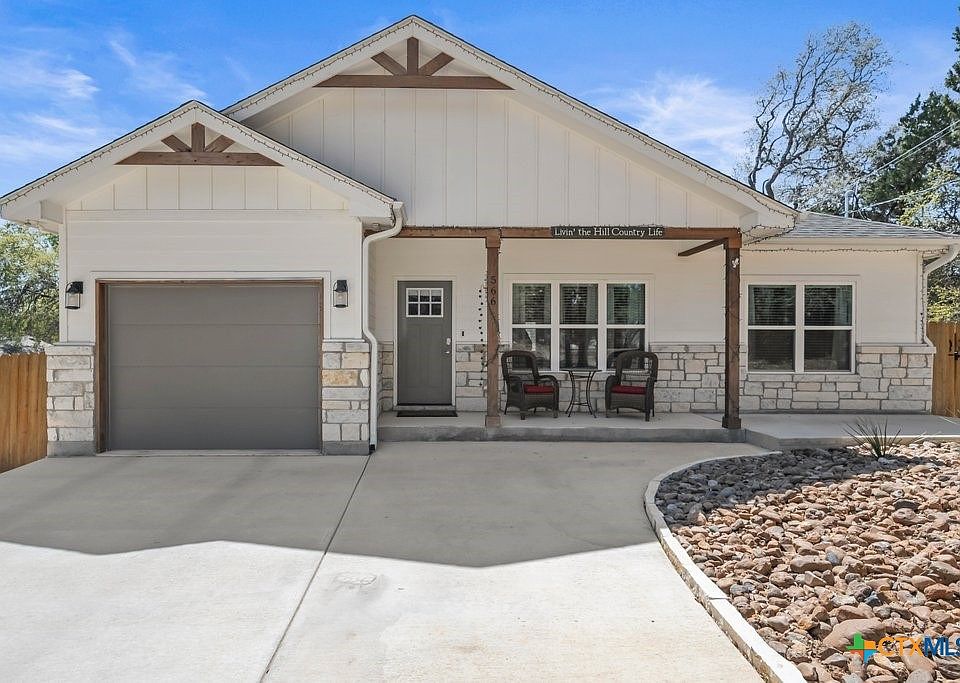 1st image of 566 Whispering Breeze Dr