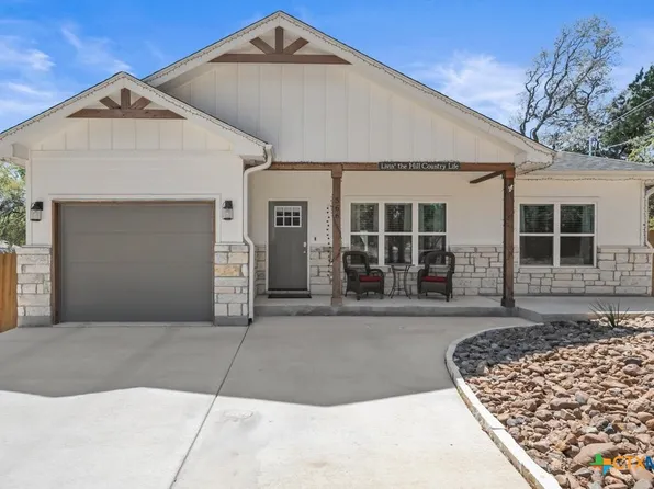 566 Whispering Breeze Dr, Canyon Lake, TX 78133