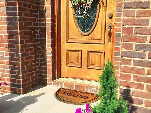 3rd image of 132 Hedgestone Dr