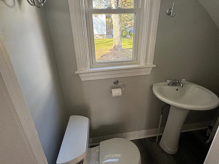 10 Pratt St #1 — Photo 11