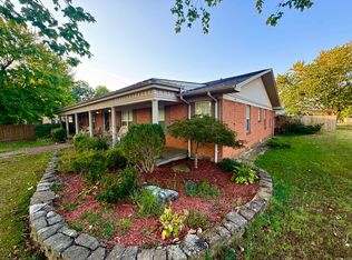 211 Service St, Mountain View, AR 72560