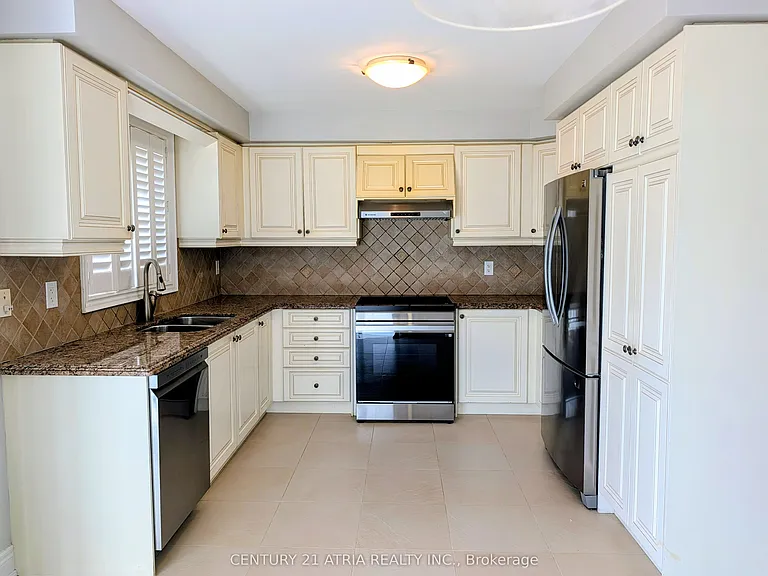 5047 Warwickshire Way — Photo 7