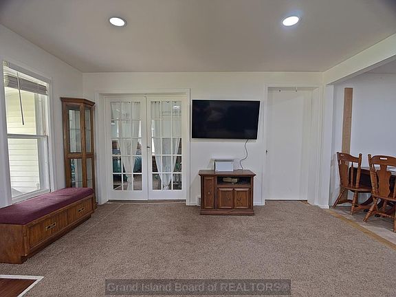 5th image of 227 N 11th St
