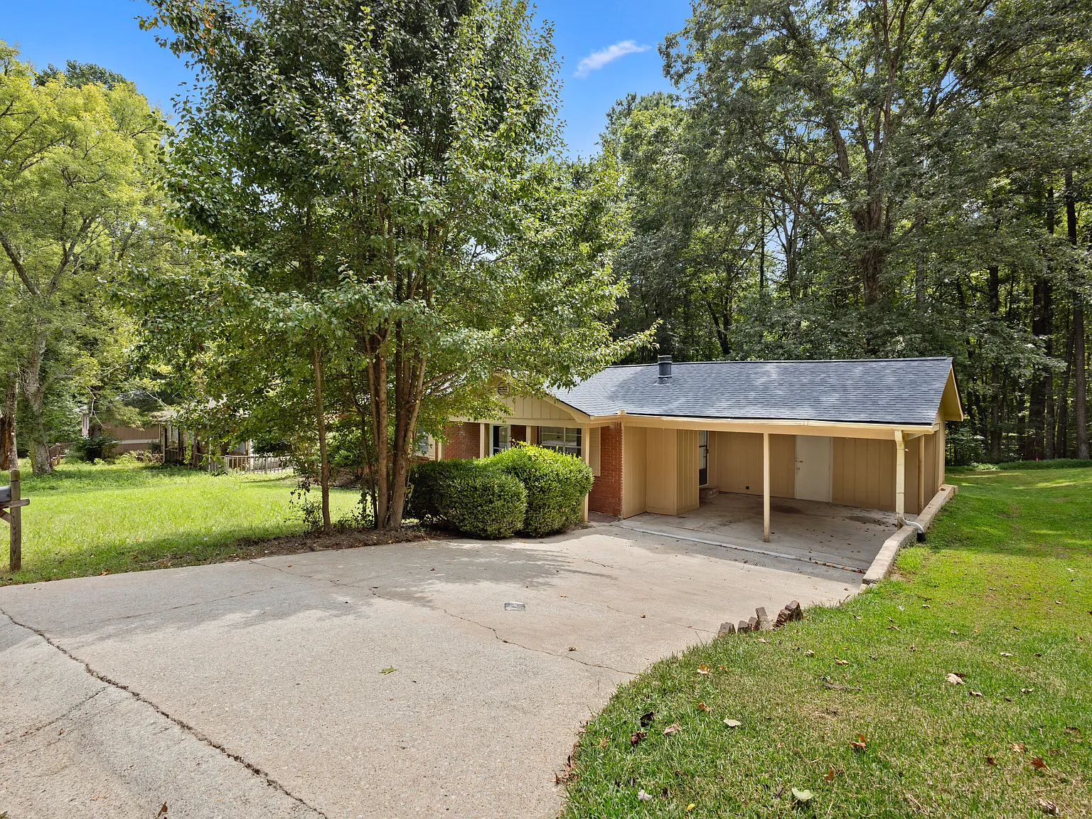 3 bed, 1200 sqft, $1,665 — Photo 3