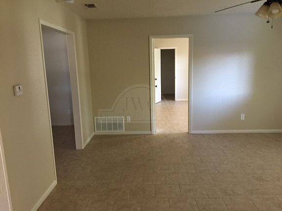 4th image of 2216 Daisy Dr