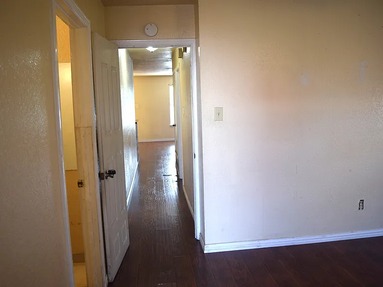 1806 Family Cir — Photo 11