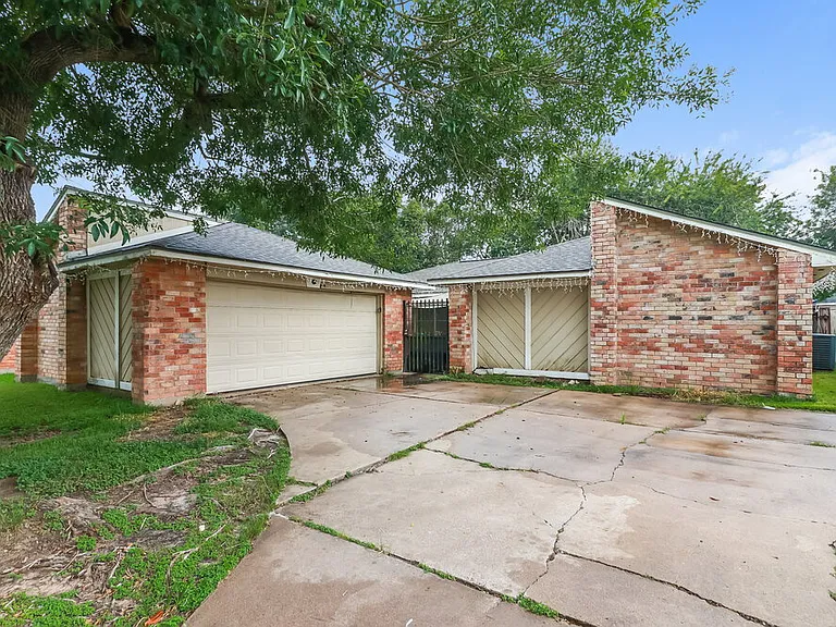 8403 Quail Burg Ln — Photo 1