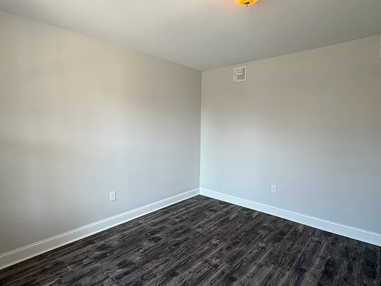 469 Alden St #1 — Photo 7