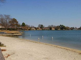 1473 Lake Christopher Dr, Virginia Beach, VA 23464