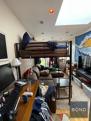 Rented by Bond New York | media 24